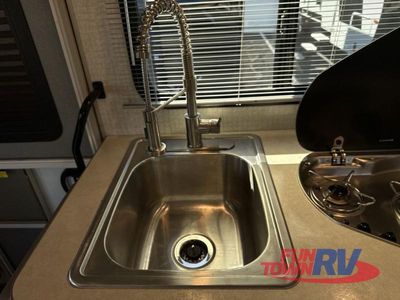 2018 Winnebago Fuse — photo 52 view