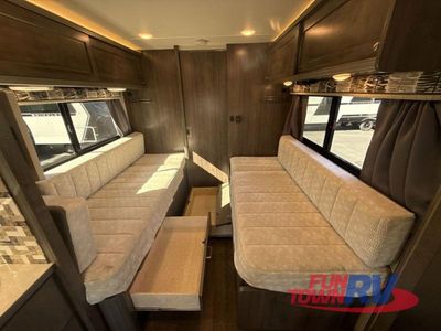 2018 Winnebago Fuse — photo 21 view