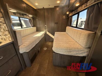 2018 Winnebago Fuse — photo 20 view