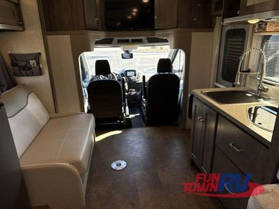 2018 Winnebago Fuse — photo 59 view