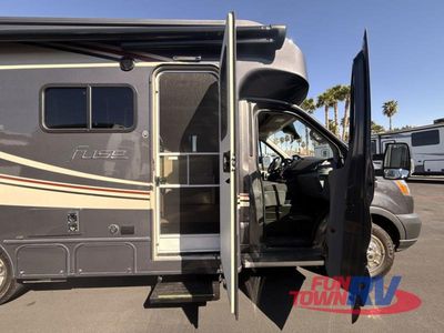 2018 Winnebago Fuse — photo 35 view