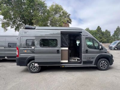 2027 Winnebago SOLIS — photo 17 view