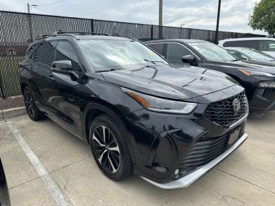 2021 Toyota Highlander - Photo 1