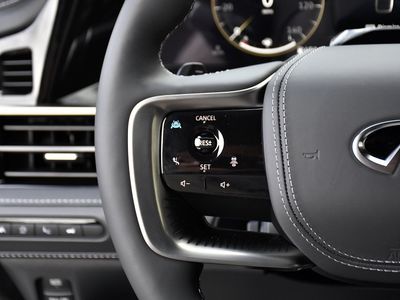 2026 INFINITI QX80 - Photo 8