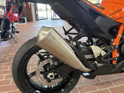 2026 KTM 990 RC R - Photo 15
