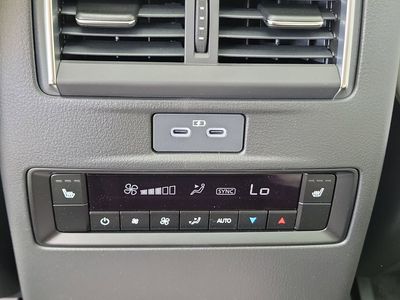 2026 Mazda CX-90 PHEV - Photo 16
