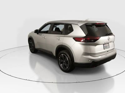 2025 Nissan Rogue — detail view