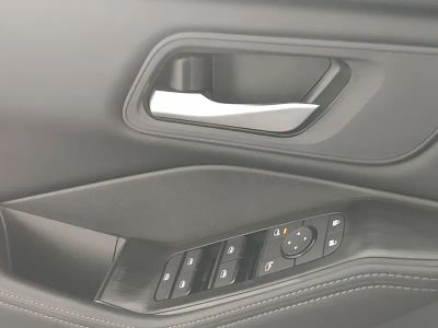2025 Nissan Rogue — photo 17 view