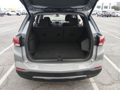 2024 Chevrolet Equinox — photo 11 view