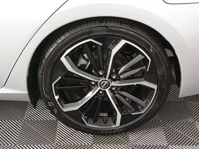 2024 Nissan Altima — photo 10 view