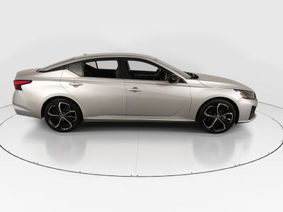 2024 Nissan Altima — photo 8 view