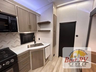 2026 Forest River RV Wildwood Heritage Glen — photo 31 view
