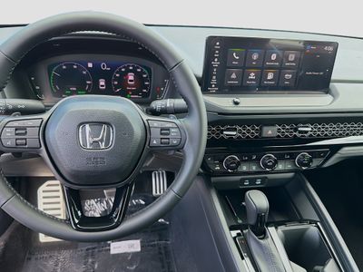 2026 Honda Accord Hybrid - Photo 10
