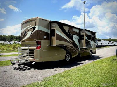 2015 Itasca Meridian — side profile view