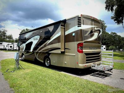 2015 Itasca Meridian — rear three-quarter view