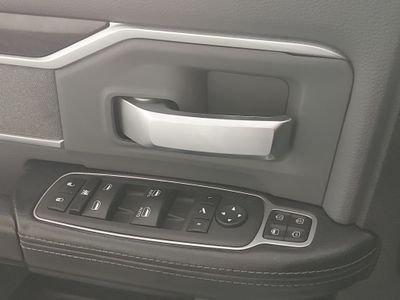 2023 Ram 2500 — photo 18 view
