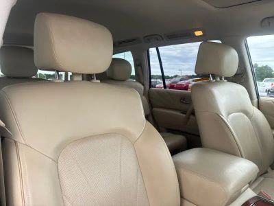 2017 INFINITI QX80 - Photo 19