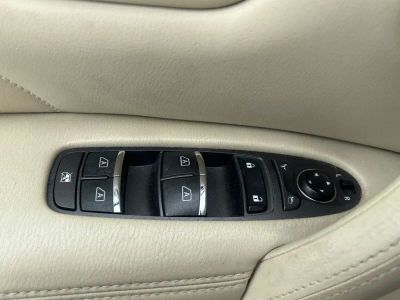 2017 INFINITI QX80 - Photo 8