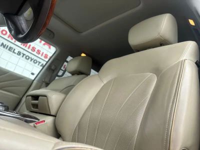2017 INFINITI QX80 - Photo 11