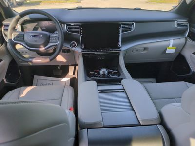 2026 Jeep Grand Wagoneer - Photo 16