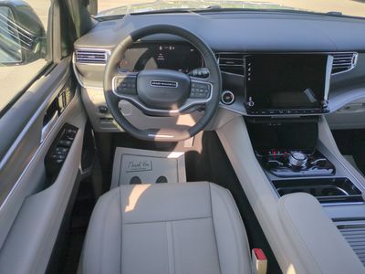 2026 Jeep Grand Wagoneer - Photo 17