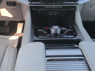 2026 Jeep Grand Wagoneer - Photo 20