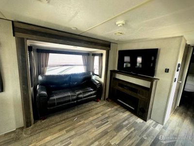 2019 Forest River Vibe — engine compartment view