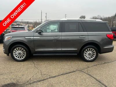 2018 Lincoln Navigator — side profile view