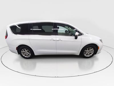 2023 Chrysler Voyager - Photo 8