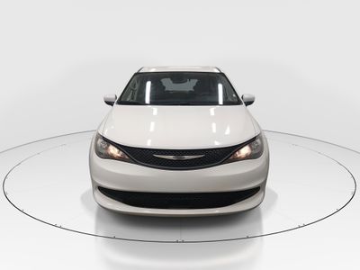 2023 Chrysler Voyager - Photo 2