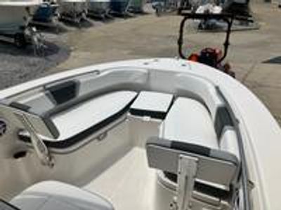 2026 Robalo 200 CC - Photo 9