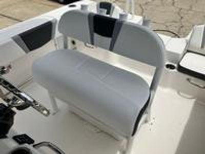 2026 Robalo 200 CC - Photo 6