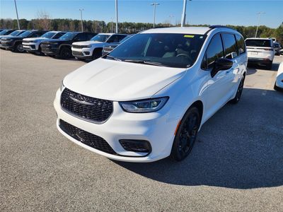 2026 2026 Chrysler Pacifica - Photo 2