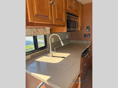 2017 Tiffin Motorhomes Allegro SA — photo 9 view