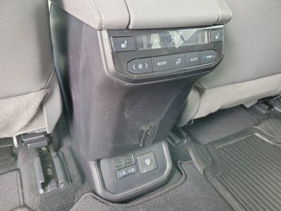 2022 Toyota Highlander - Photo 17