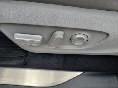 2022 Toyota Highlander - Photo 24