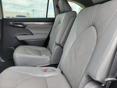 2022 Toyota Highlander - Photo 15