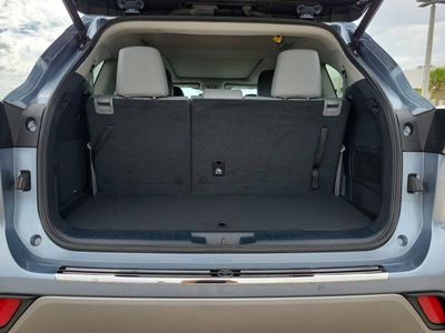 2022 Toyota Highlander - Photo 12