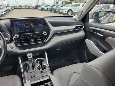 2022 Toyota Highlander - Photo 22