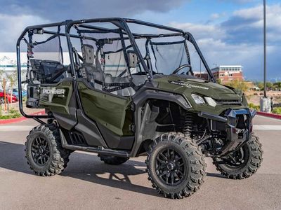 2025 Honda Pioneer 1000-5 Deluxe - Photo 2