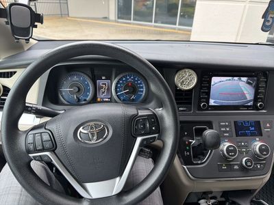 2020 Toyota Sienna LE - Photo 7