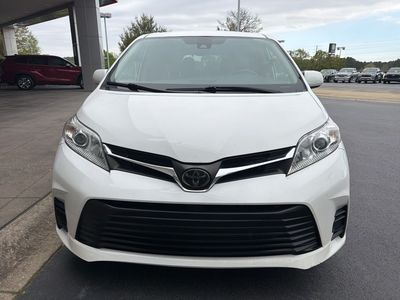 2020 Toyota Sienna LE - Photo 3