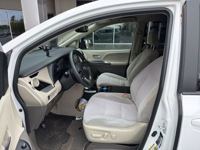 2020 Toyota Sienna LE - Photo 6