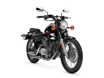 2025 Yamaha V Star 250 — front three-quarter view