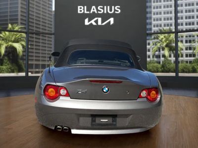 2004 BMW Z4 — interior view