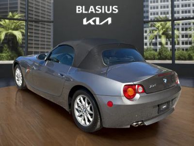 2004 BMW Z4 — rear three-quarter view
