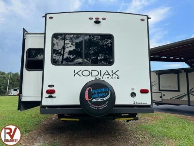 2022 Kodiak Ultimate 2921FKDS — interior view