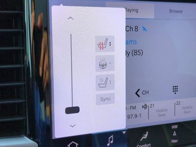2023 Chrysler Pacifica — photo 14 view