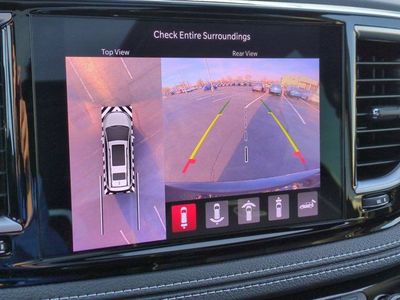 2023 Chrysler Pacifica — photo 13 view