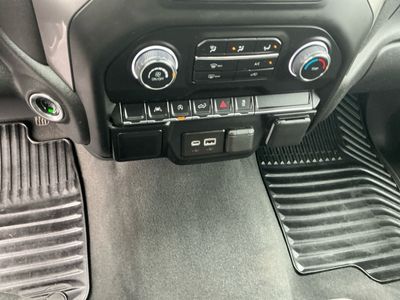 2023 Chevrolet Silverado 1500 — photo 12 view